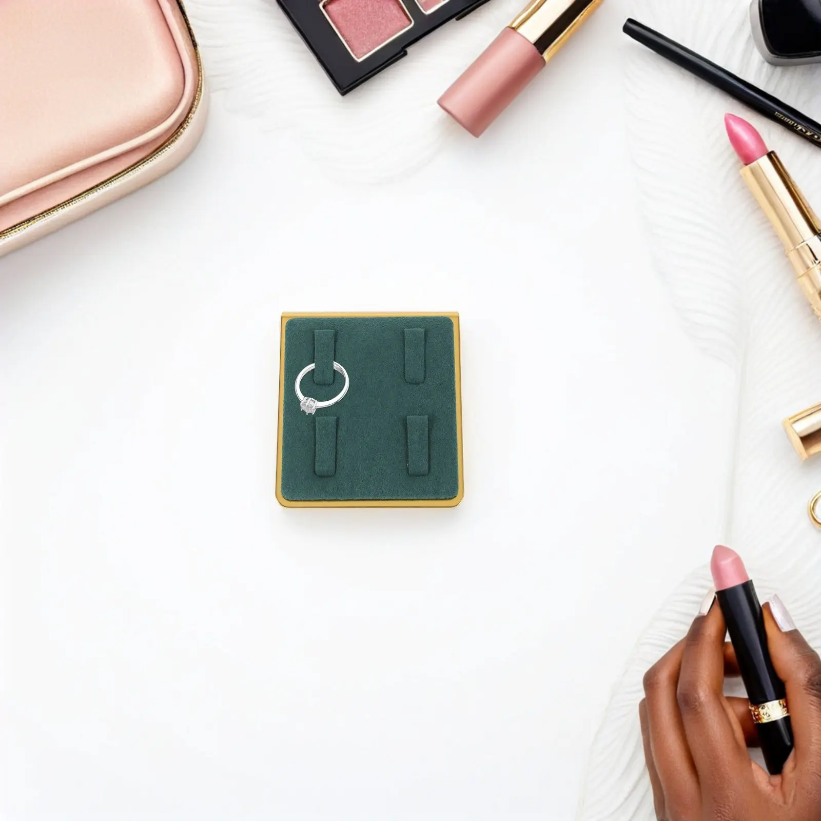 Metal Ring Stand 4 Slots Holder For Retail Stores Showcases Green Jewelry Display Props Ornament Stand Jewelry Packaging
Metal Ring Stand 4 Slots Holder For Retail Stores Showcases Green Jewelry Display Props Ornament Stand Jewelry Packaging