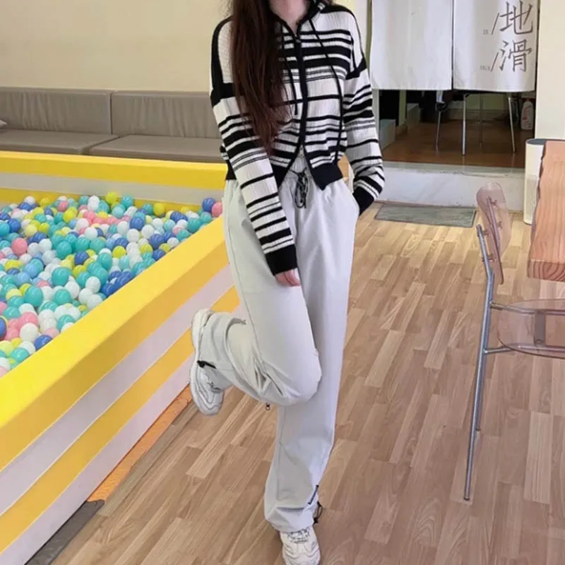 Women's Autumn 2024 Speed drying Age reducing Work Pants Dopamine Loose Casual Stripe Versatile Narrow Edition Season New Wide L
Women's Autumn 2024 Speed drying Age reducing Work Pants Dopamine Loose Casual Stripe Versatile Narrow Edition Season New Wide L
