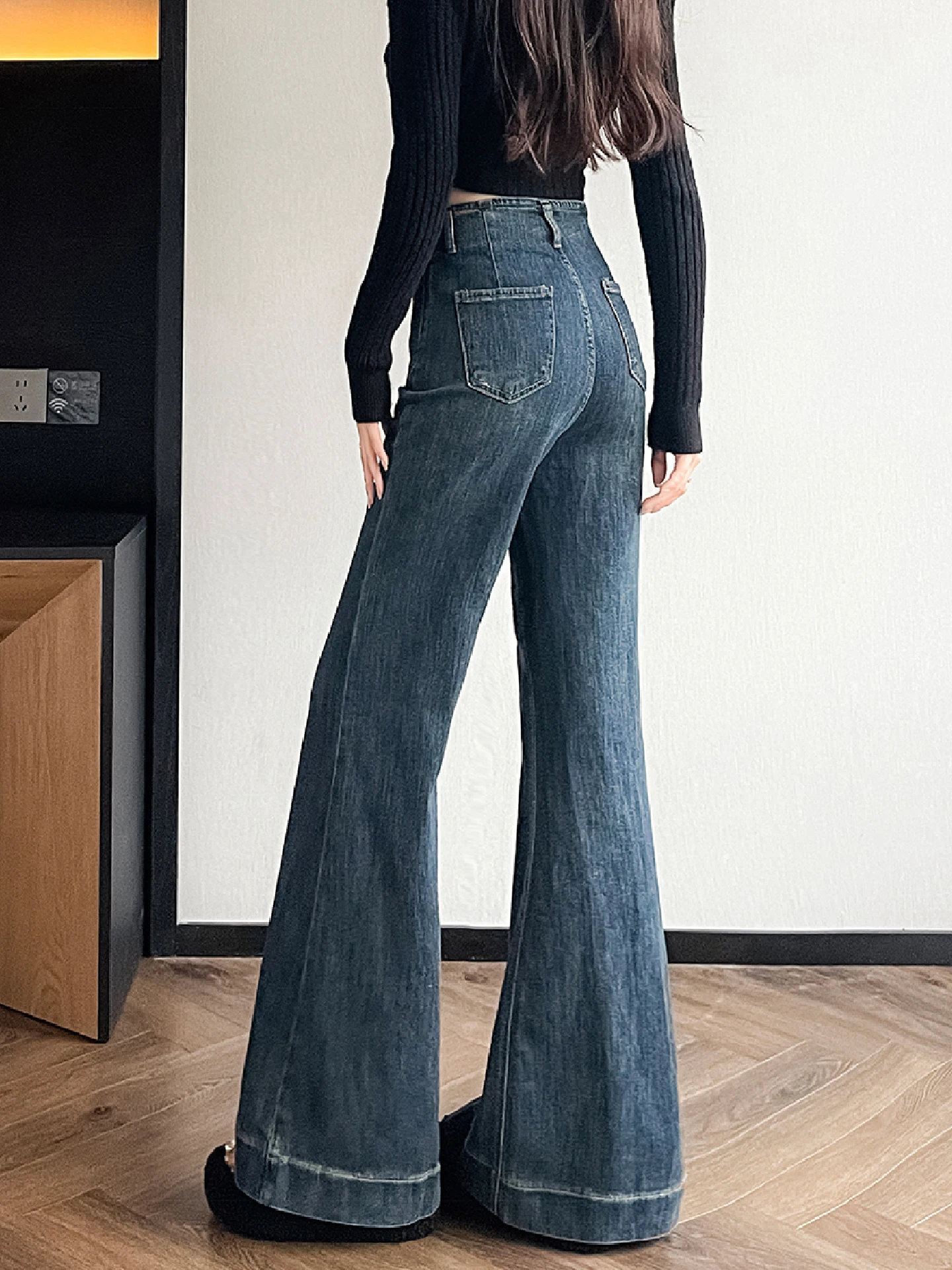 Джинсы-клеш с высокой талией для женщин, весна-осень-зима, облегающие, с эффектом подтяжки ягодиц, эластичные, стройнящие, длинные брюки
Джинсы-клеш с высокой талией для женщин, весна-осень-зима, облегающие, с эффектом подтяжки ягодиц, эластичные, стройнящие, длинные брюки