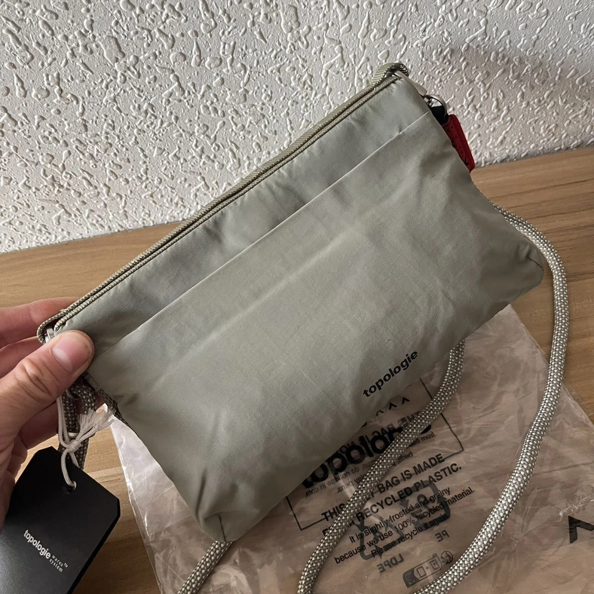 Lightweight Foldable Travel Crossbody Bag Waterproof Spacious Storage Portable Outdoor Casual Shoulder Handbag
Lightweight Foldable Travel Crossbody Bag Waterproof Spacious Storage Portable Outdoor Casual Shoulder Handbag