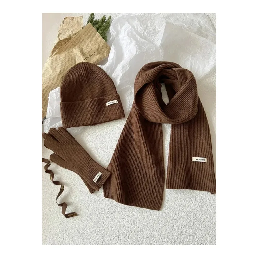Вязаный зимний комплект для женщин: шапка, шарф и перчатки, однотонный, ветрозащитный, модный набор из трех предметов для взрослых
Вязаный зимний комплект для женщин: шапка, шарф и перчатки, однотонный, ветрозащитный, модный набор из трех предметов для взрослых