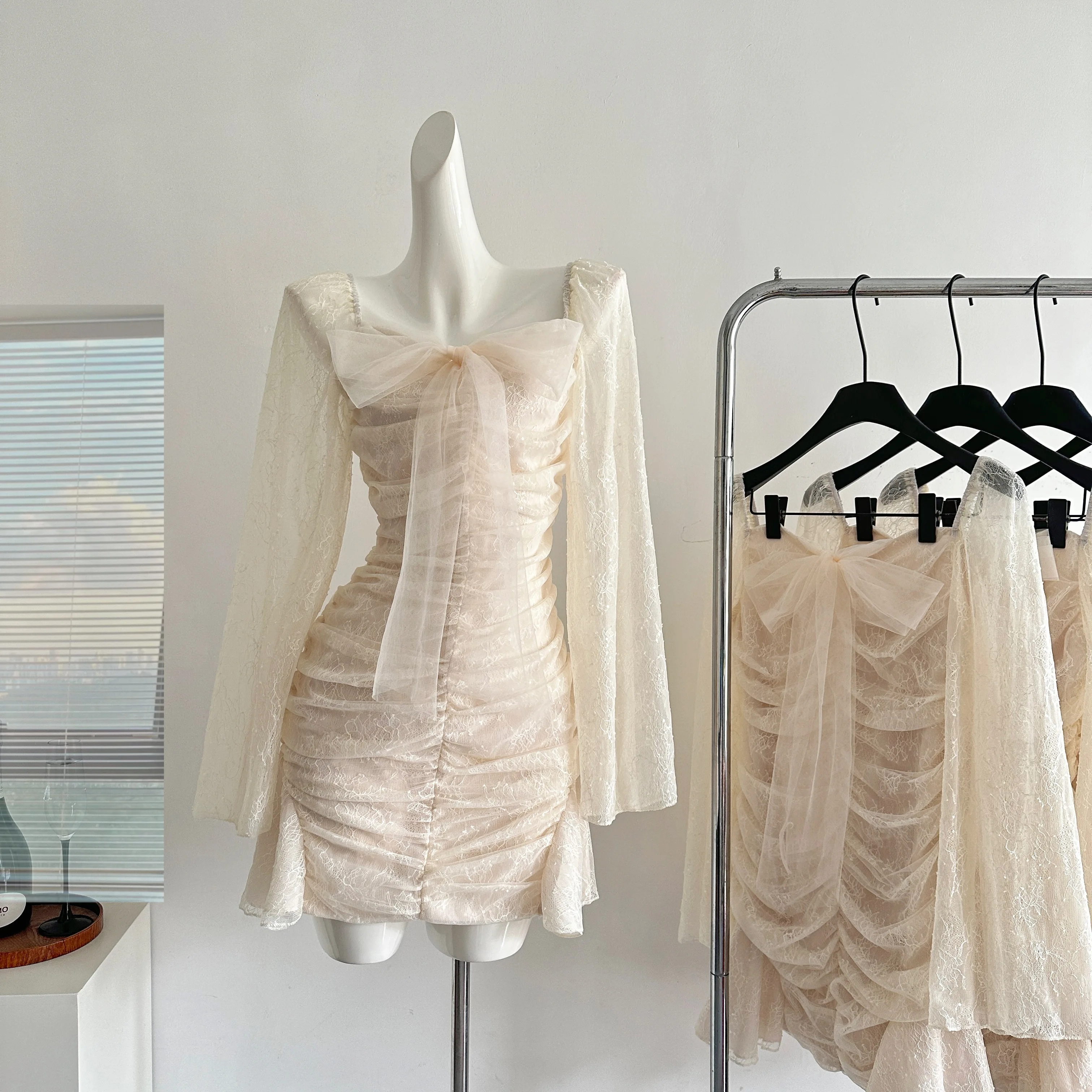 Women Gentle Sexy Square Neck Bow Lace Dresses Hot Gyaru Birthday Evening Party Off White Mini Dress Spring Clothes
Women Gentle Sexy Square Neck Bow Lace Dresses Hot Gyaru Birthday Evening Party Off White Mini Dress Spring Clothes