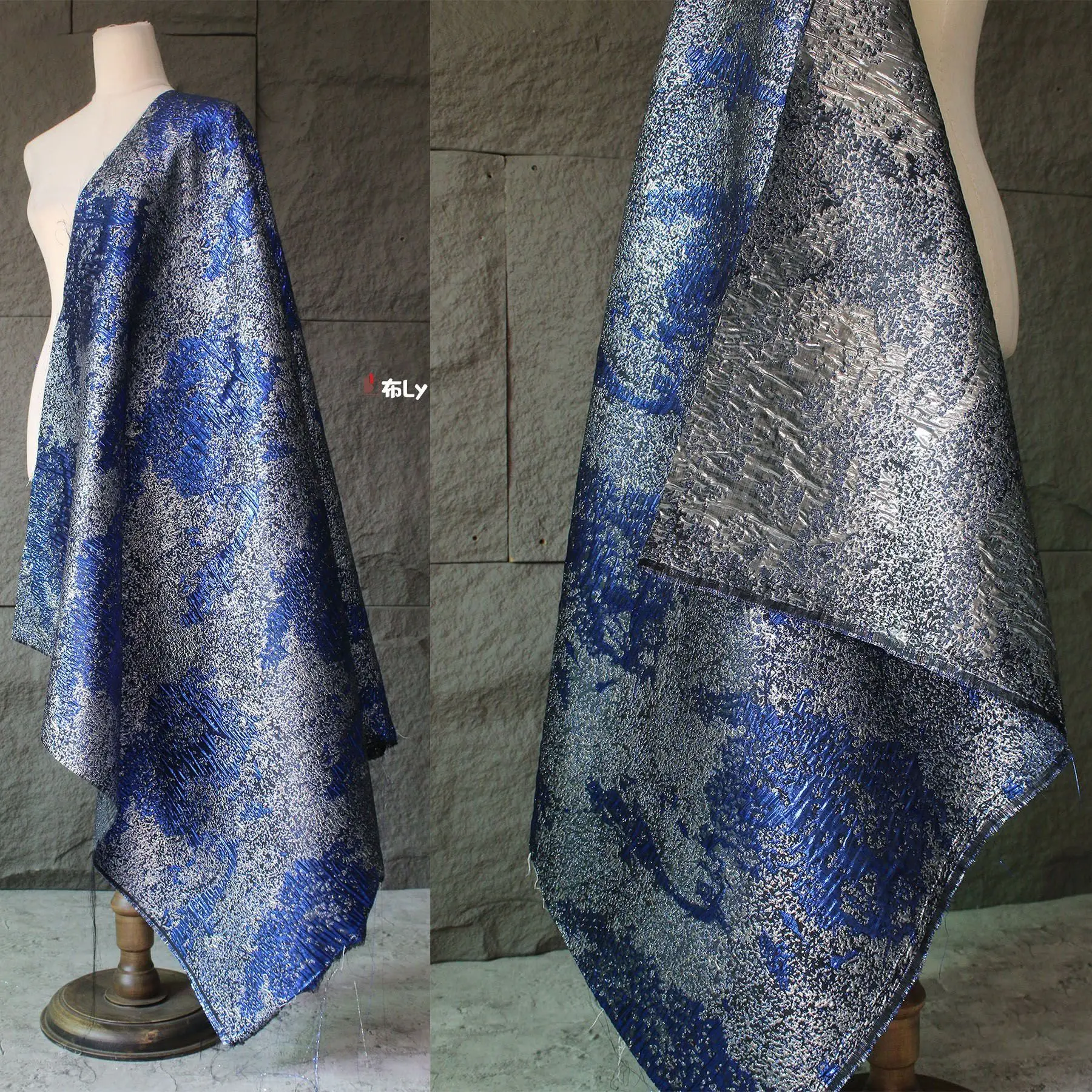 Blue Silver Retro Luxury Shiny Jacquard Fabric, For Coat, Pants, Cheongsam, Hanfu, High-End Designer Apparel DIY Material
Blue Silver Retro Luxury Shiny Jacquard Fabric, For Coat, Pants, Cheongsam, Hanfu, High-End Designer Apparel DIY Material