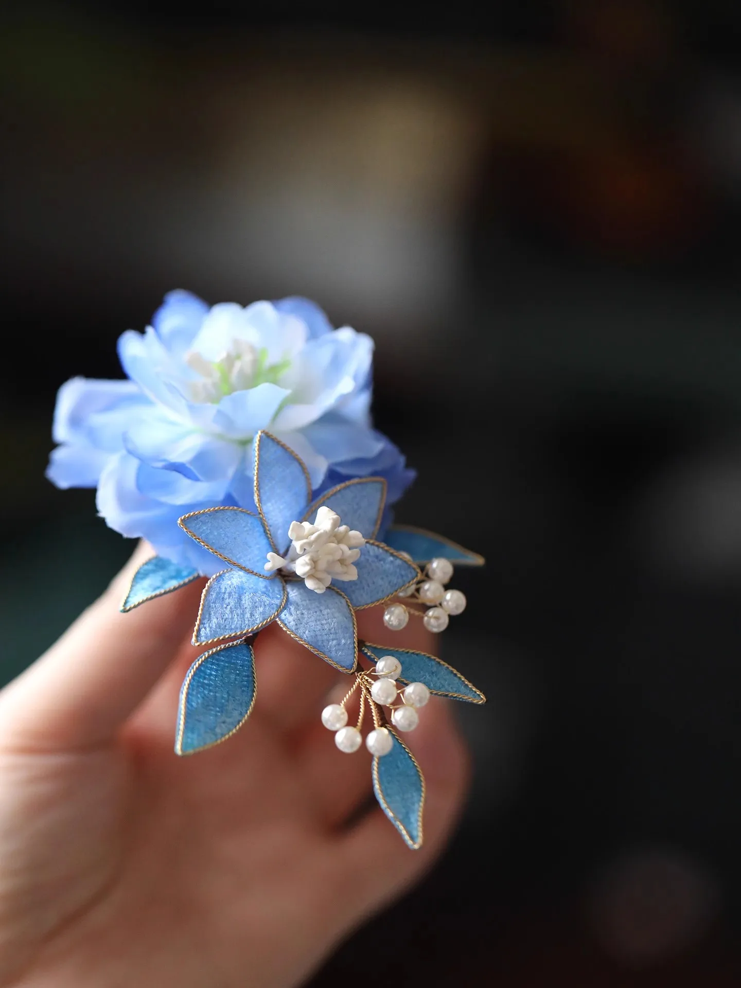 FXLRY Original Design Handmade Vintage Pearl Blue Flowers Hair For Women Accessory Clip Side Accessory
FXLRY Original Design Handmade Vintage Pearl Blue Flowers Hair For Women Accessory Clip Side Accessory