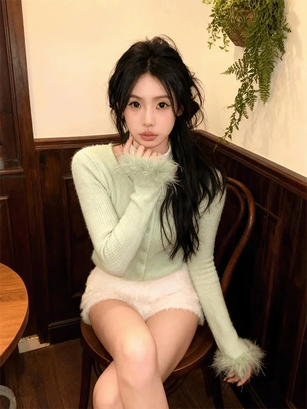 Winter New Vintage een Knitted Open Cardigan Hanging Ne Vest Real Two-Piece Furry orts Tee-Piece Set Women's Faion
Winter New Vintage een Knitted Open Cardigan Hanging Ne Vest Real Two-Piece Furry orts Tee-Piece Set Women's Faion