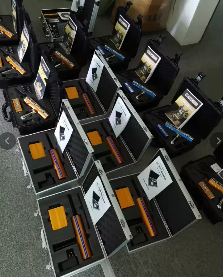 New Professional AKS Gold Metal Detector Handhold 3D Metal Gold Finder Gold Mineral Locator Scanner 1000M Long Range
New Professional AKS Gold Metal Detector Handhold 3D Metal Gold Finder Gold Mineral Locator Scanner 1000M Long Range