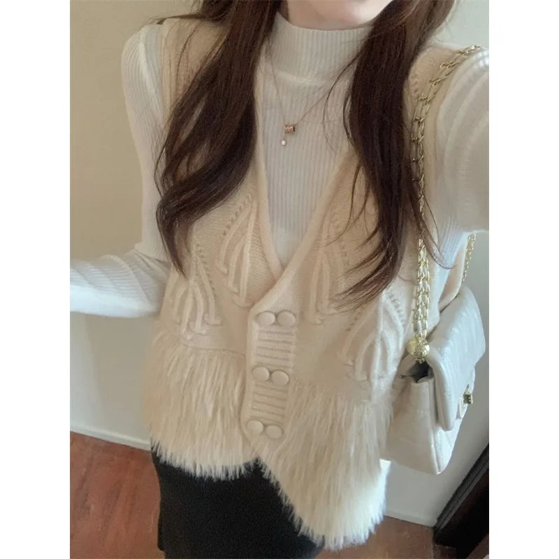 Women's Beige Knit Vest with Fringe Trim Double Breasted Button Sleeveless Casual Warm Layered Outerwear
Women's Beige Knit Vest with Fringe Trim Double Breasted Button Sleeveless Casual Warm Layered Outerwear