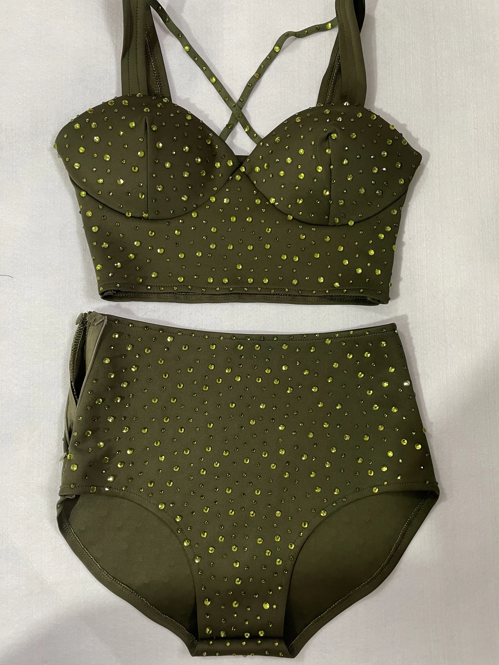 Ночной клуб Бар GOGO Lead Dance Singer Stage Outfit Sexy Super Flash Diamond Elastic Hip Wrap Mid High Waist Zipper Short + Top 2 шт.
Ночной клуб Бар GOGO Lead Dance Singer Stage Outfit Sexy Super Flash Diamond Elastic Hip Wrap Mid High Waist Zipper Short + Top 2 шт.