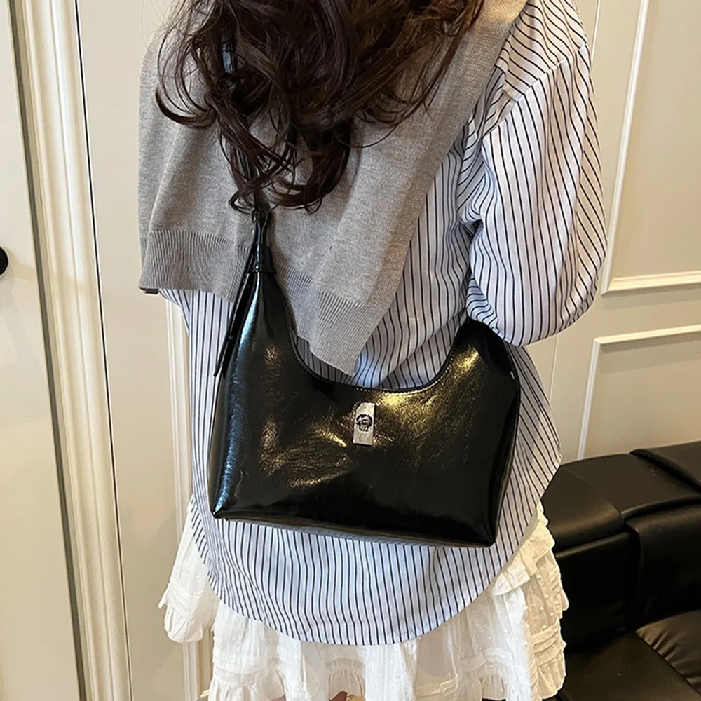 Stylish Minimalist Style Leather Crescent Bag Soft Commuting Half-moon Shoulder Bag Tote Casual Underarm Handbag Travel
Stylish Minimalist Style Leather Crescent Bag Soft Commuting Half-moon Shoulder Bag Tote Casual Underarm Handbag Travel