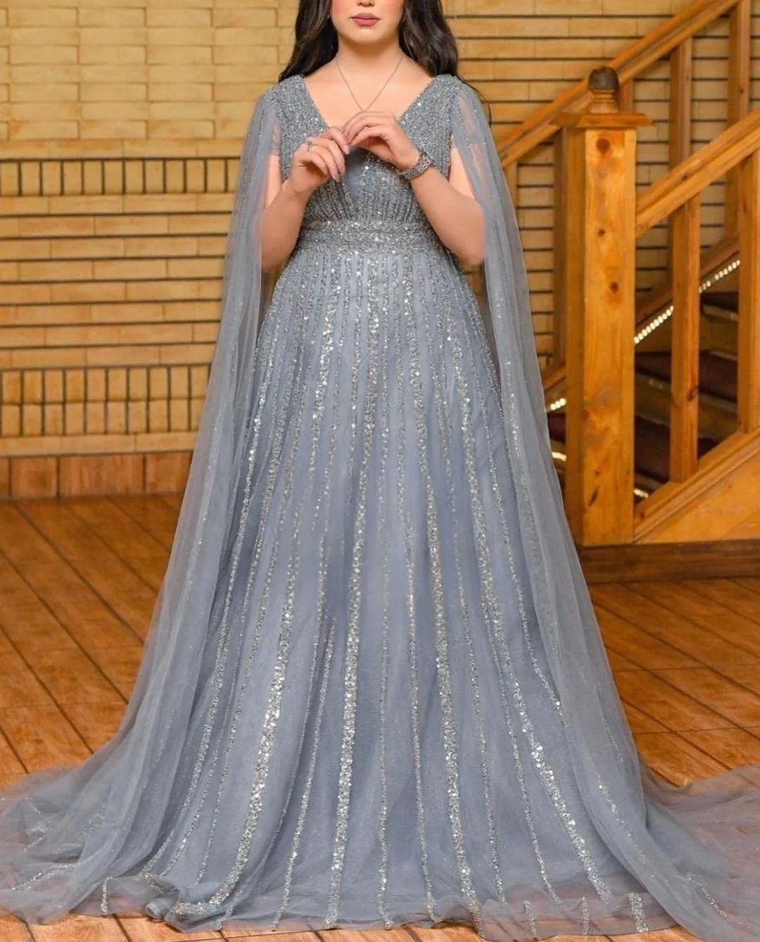 Customized Sexy Saudi Arabia V-neck Sleeveless Ball Dress Sequin Beaded Tulle Gown Floor Length Formal Women's Evening Dresses
Customized Sexy Saudi Arabia V-neck Sleeveless Ball Dress Sequin Beaded Tulle Gown Floor Length Formal Women's Evening Dresses