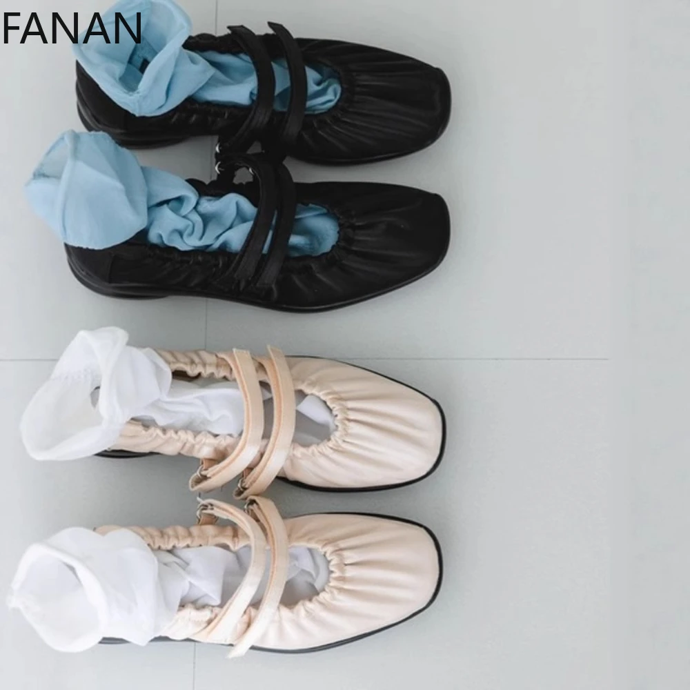 Французские повседневные туфли Мэри Джейн на плоской подошве в стиле ретро для женщин, черные вечерние туфли на низком каблуке, удобные мятые японские балетки
Французские повседневные туфли Мэри Джейн на плоской подошве в стиле ретро для женщин, черные вечерние туфли на низком каблуке, удобные мятые японские балетки