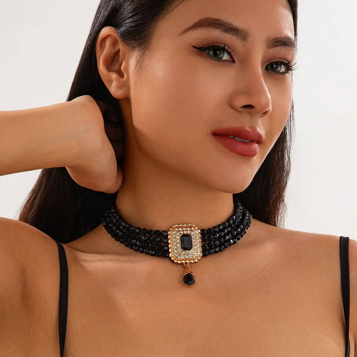 Crystal Women's Neck Chain Aesthetic Necklaces Palace Style Necklace for Girls Jewelry Choker Accessories Retro Decoration Beads
Crystal Women's Neck Chain Aesthetic Necklaces Palace Style Necklace for Girls Jewelry Choker Accessories Retro Decoration Beads