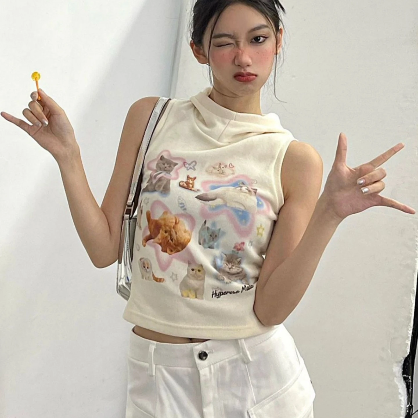 Лето 2025 г., женские тонкие хлопковые топы на бретельках с капюшоном, женские повседневные тонкие топы на бретелях, уличная одежда, укороченные топы с милым мультяшным принтом
Лето 2025 г., женские тонкие хлопковые топы на бретельках с капюшоном, женские повседневные тонкие топы на бретелях, уличная одежда, укороченные топы с милым мультяшным принтом