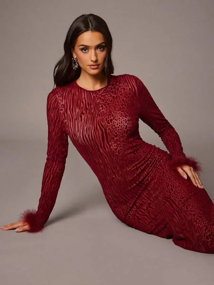 Burgundy Leopard Flocking Long Sleeve Bodycon Dress With Fur Cuffs
Burgundy Leopard Flocking Long Sleeve Bodycon Dress With Fur Cuffs