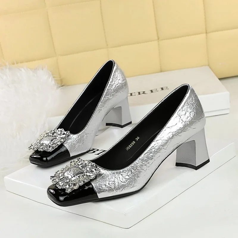 New Women's Shoes Luxury Metal Decoration High Heels for Woman Fashion Square Head Casual Shoes Designer Shoes Zapatos De Mujer
New Women's Shoes Luxury Metal Decoration High Heels for Woman Fashion Square Head Casual Shoes Designer Shoes Zapatos De Mujer