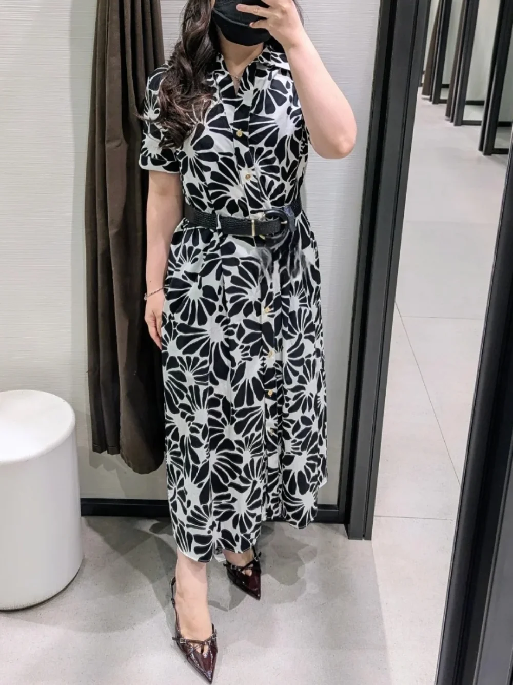 Vintage Print Floral Elegant Belt Women Lapel Button Dress 2025 Fashion Short Sleeve Holiday Shirt Dress
Vintage Print Floral Elegant Belt Women Lapel Button Dress 2025 Fashion Short Sleeve Holiday Shirt Dress