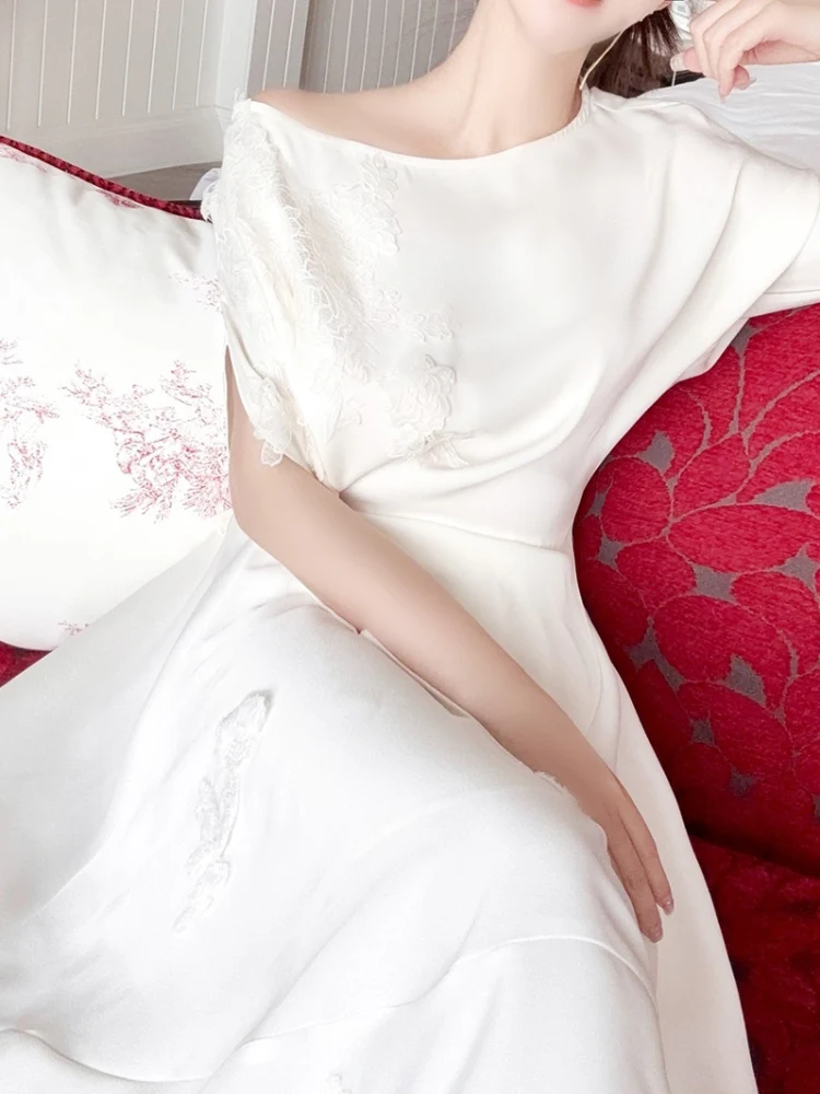 Ele White Floral Top Slimming Waist Design Summer Original Design Loose Fit Polyester Fiber UV Protection ort Sve
Ele White Floral Top Slimming Waist Design Summer Original Design Loose Fit Polyester Fiber UV Protection ort Sve