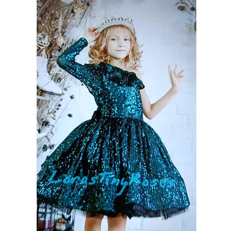 Children's Princess Dress2025New Stylish Little Girl Host Show Performance Off-Shoulder Long Sleeve Dress
Children's Princess Dress2025New Stylish Little Girl Host Show Performance Off-Shoulder Long Sleeve Dress