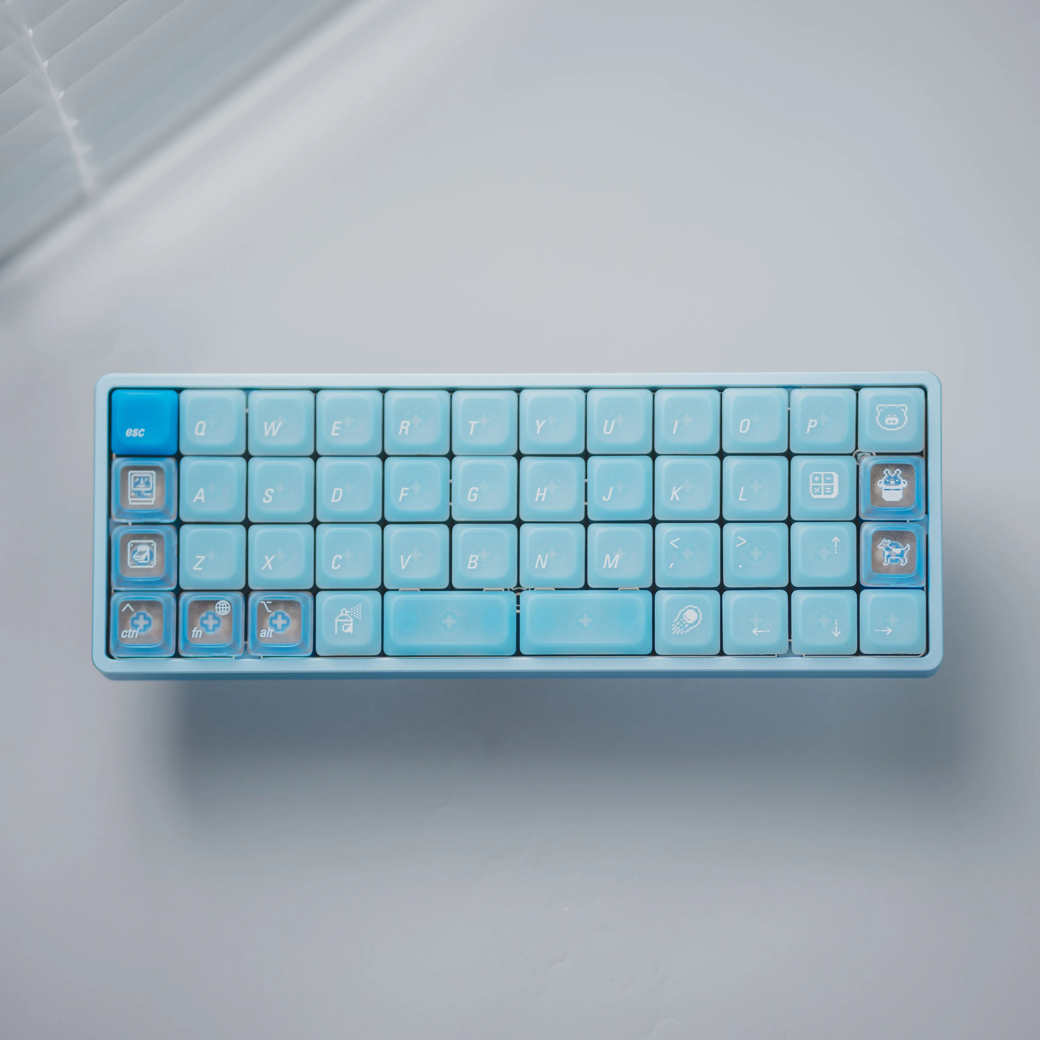 LeleDesign LowSup-Ocean Blue Low Profile Keycap PC Material 134key for ANSI 60/75/80/100 Thin Mechanical Keyboard Keycaps Set
LeleDesign LowSup-Ocean Blue Low Profile Keycap PC Material 134key for ANSI 60/75/80/100 Thin Mechanical Keyboard Keycaps Set