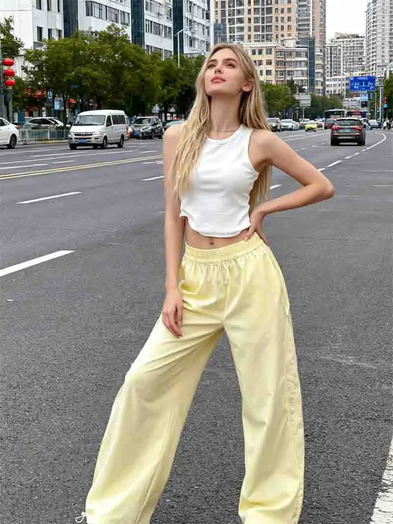 Брюки-карго женские черные весенние нейлоновые скульптурные дышащие эластичные брюки в студенческом стиле для городских прогулок, кампуса, уличная одежда, универсальные
Брюки-карго женские черные весенние нейлоновые скульптурные дышащие эластичные брюки в студенческом стиле для городских прогулок, кампуса, уличная одежда, универсальные