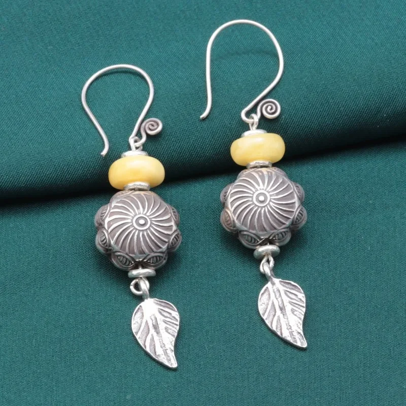 Handmade silver Leaf Shape Dangle earrings Ethnic Vintage 925 Sterling Amber Beewax For Women Girls EH240
Handmade silver Leaf Shape Dangle earrings Ethnic Vintage 925 Sterling Amber Beewax For Women Girls EH240