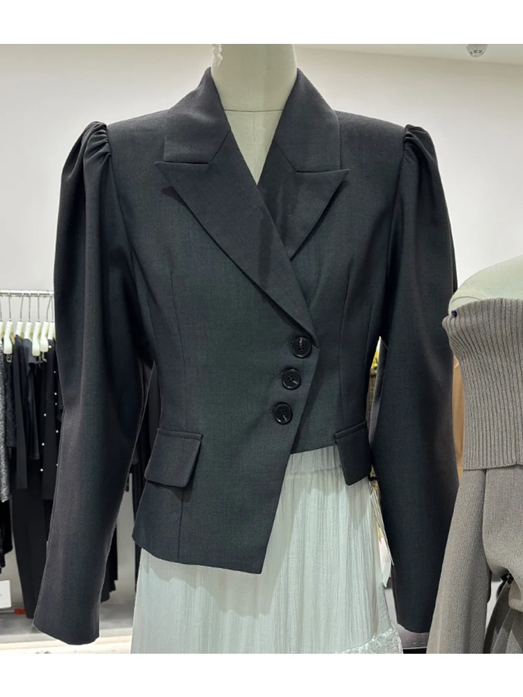 Gray Asymmetrical Waist-Cinching Suit Jacket for Women Spring Season Short Top High-End Feel Straight Tube Polyester Blend
Gray Asymmetrical Waist-Cinching Suit Jacket for Women Spring Season Short Top High-End Feel Straight Tube Polyester Blend