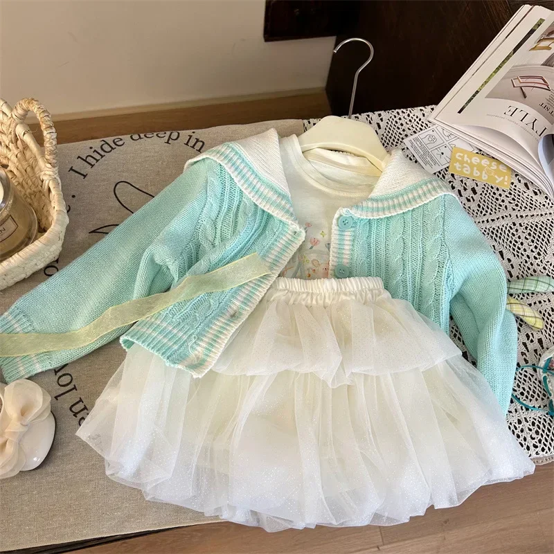 Korean Childrens Clothing 2024 Autumn New Girls Sweater Cardigan T-shirt Childrens Short Skirt Three Piece Set
Korean Childrens Clothing 2024 Autumn New Girls Sweater Cardigan T-shirt Childrens Short Skirt Three Piece Set