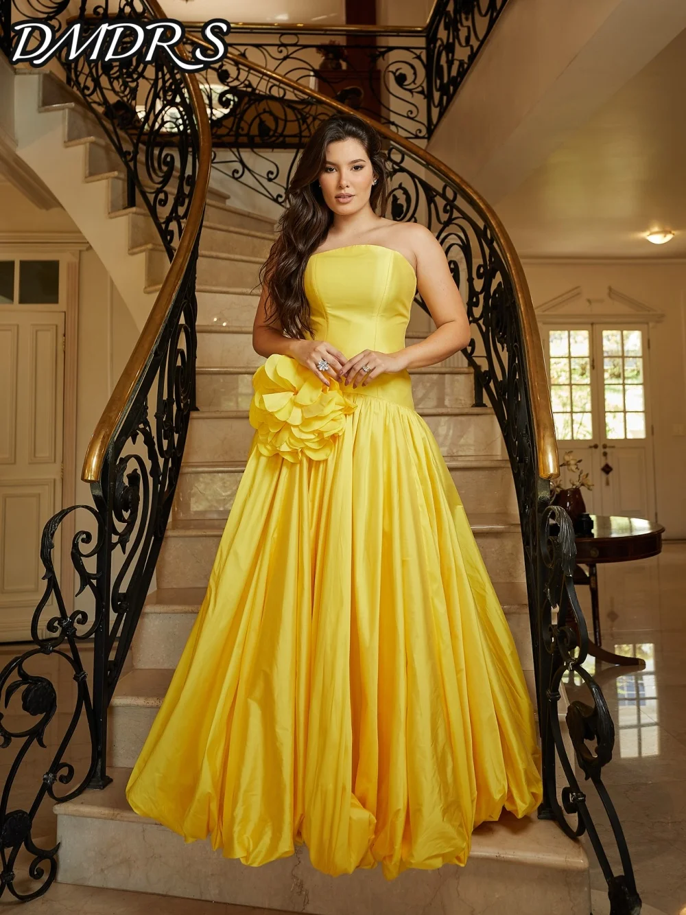 DMDRS Strapless Evening Dress 2025 Charming Sleeveless Satin Party Gown Elegant A Line Floor-Length Party Dresses فساتين سهرة
DMDRS Strapless Evening Dress 2025 Charming Sleeveless Satin Party Gown Elegant A Line Floor-Length Party Dresses فساتين سهرة