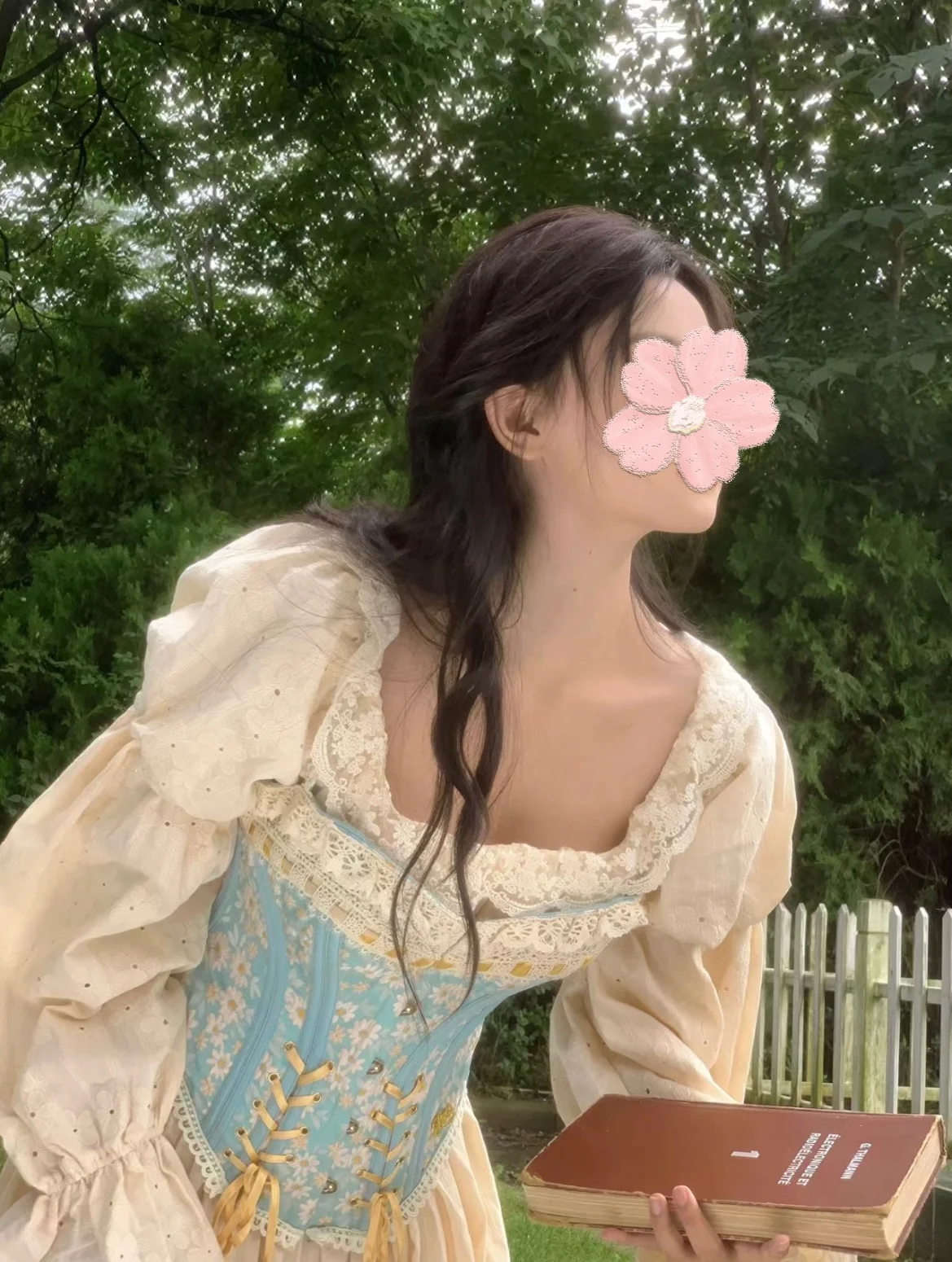 Новое женское нижнее белье Saint Pool Princ Sle с цветочной вышивкой Fibone Brtte, классический дизайн, для свадеб и свиданий, осенняя коллекция
Новое женское нижнее белье Saint Pool Princ Sle с цветочной вышивкой Fibone Brtte, классический дизайн, для свадеб и свиданий, осенняя коллекция