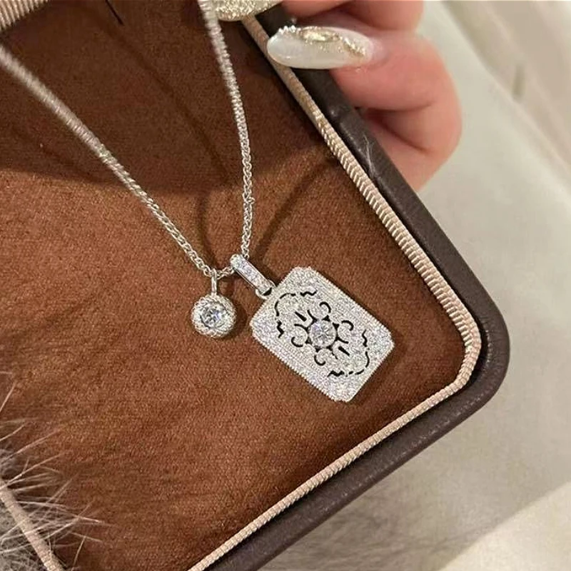 Geometric Square Plaque Implies Safety Zircon Pendant Necklaces for Women Fashion Jewelry Light Luxury Minimalist Accessories
Geometric Square Plaque Implies Safety Zircon Pendant Necklaces for Women Fashion Jewelry Light Luxury Minimalist Accessories