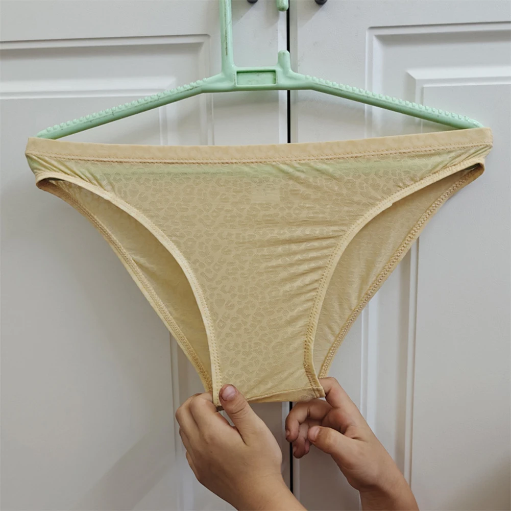 Breathable Transparent Panties Breathable Low Waist Briefs Classic Style Underwear Male Briefs Casual Dressing
Breathable Transparent Panties Breathable Low Waist Briefs Classic Style Underwear Male Briefs Casual Dressing
