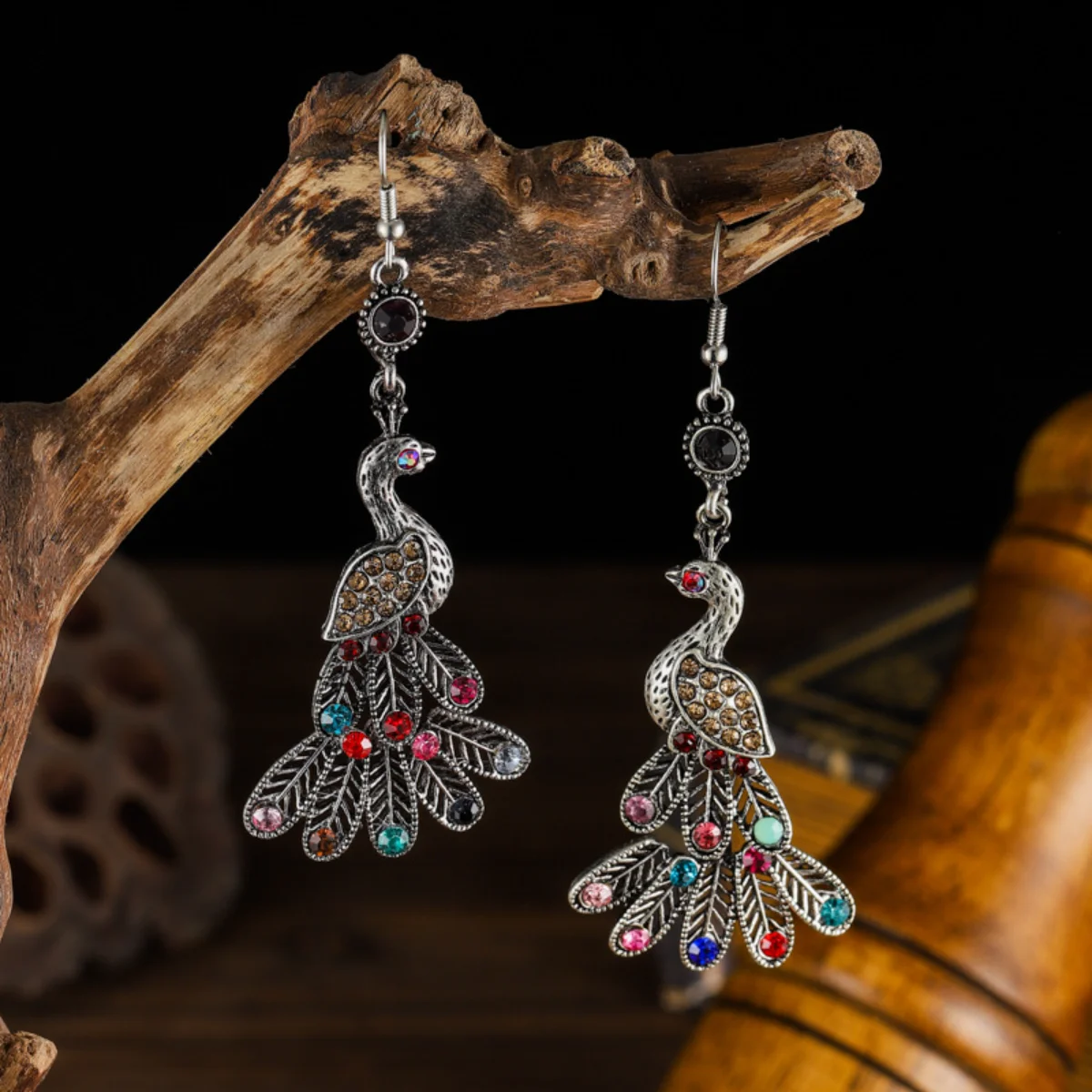 Peacock Exhibition Screen Diamond Earrings Creative New Earrings Vintage Ethnic Style Earrings 1$ Lowest Price Wholesale Jewelry
Peacock Exhibition Screen Diamond Earrings Creative New Earrings Vintage Ethnic Style Earrings 1$ Lowest Price Wholesale Jewelry