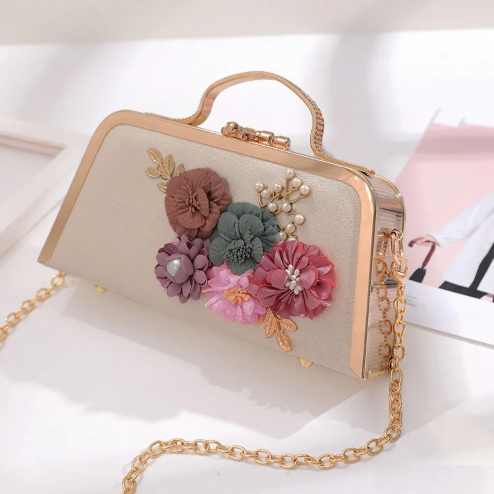 Portable Metal 3D Flower Banquet Bag Large Capacity Shoulder Bag Hanfu Handbag Multi-functional Elegant Ladies Clutch Bag Party
Portable Metal 3D Flower Banquet Bag Large Capacity Shoulder Bag Hanfu Handbag Multi-functional Elegant Ladies Clutch Bag Party