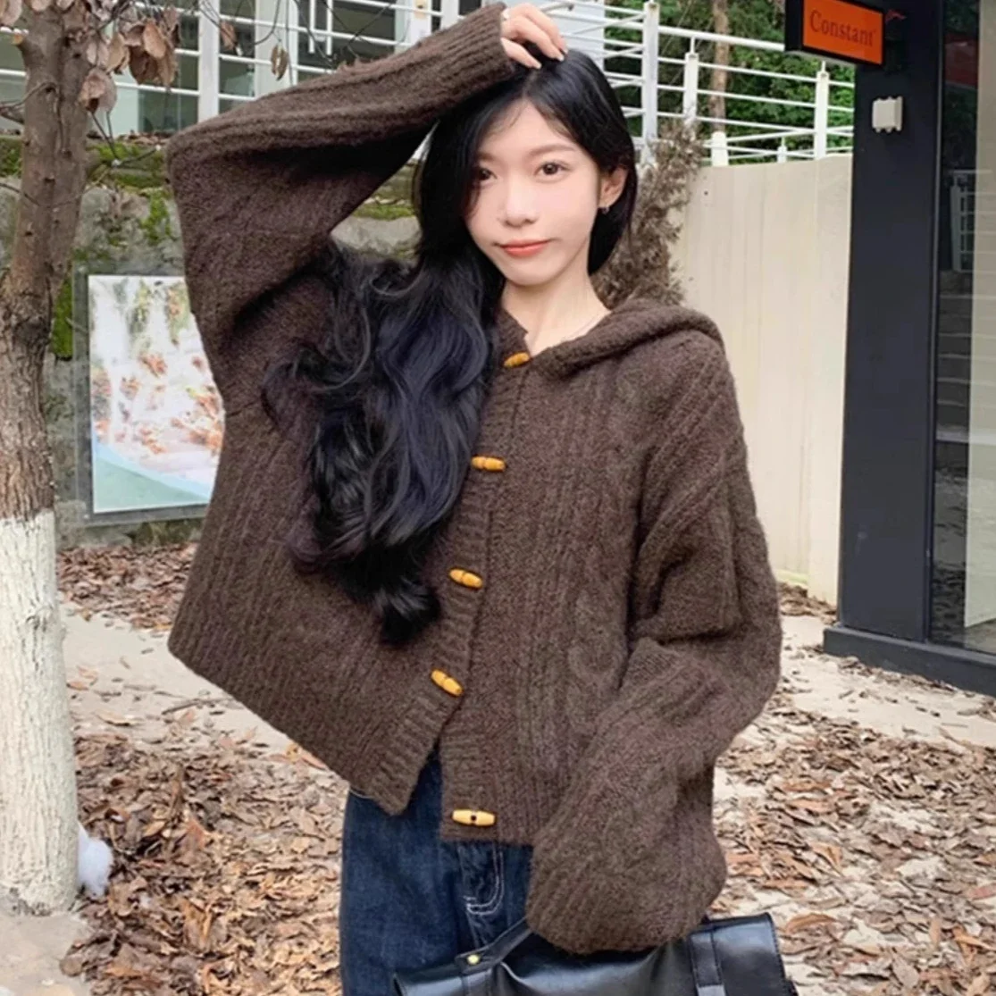 women's Loose Short Cardigan jacket Autumn Winter horn button Knitted Sweater korean Fashion solid hooded Sweaters youth Women
women's Loose Short Cardigan jacket Autumn Winter horn button Knitted Sweater korean Fashion solid hooded Sweaters youth Women