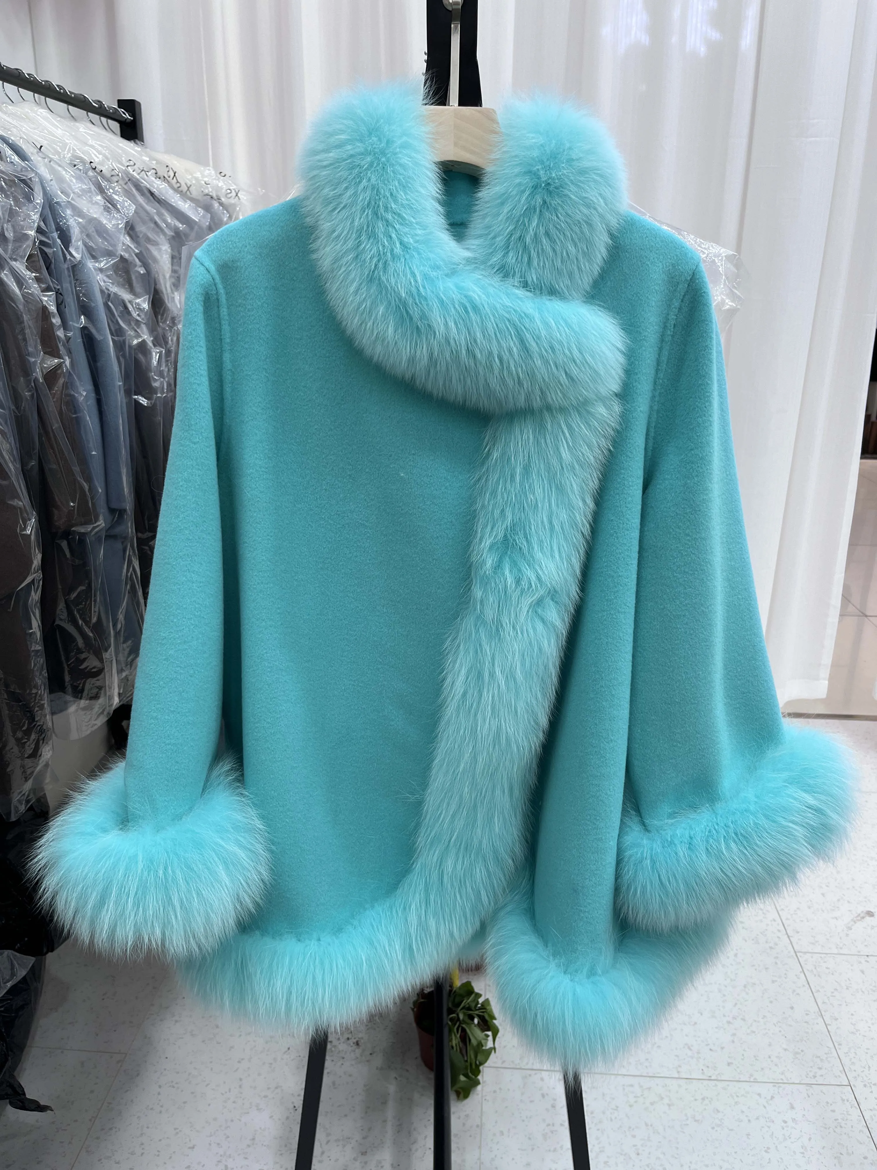 2023 Fashion Winter Fur Coat Real Natural Fox Fur Collar Cashmere Wool Woolen Women Jacket Luxury Outwear Ladies Female Coat
2023 Fashion Winter Fur Coat Real Natural Fox Fur Collar Cashmere Wool Woolen Women Jacket Luxury Outwear Ladies Female Coat