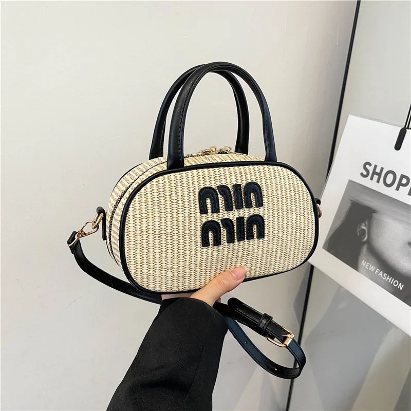 Новая универсальная сумка через плечо с диагональным крестом, летняя пляжная овальная сумка из травяной ткани
Новая универсальная сумка через плечо с диагональным крестом, летняя пляжная овальная сумка из травяной ткани