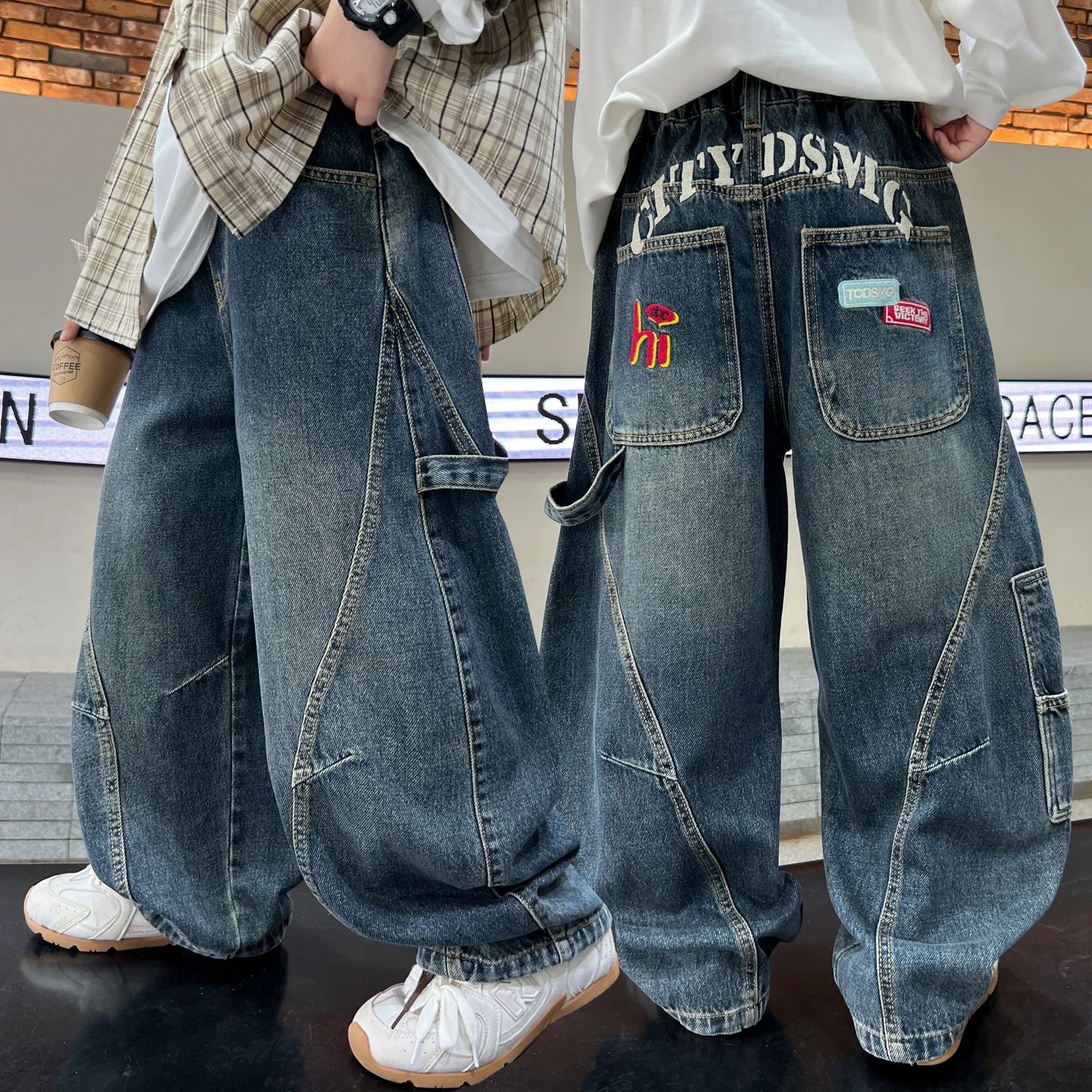 AW25 New Arrival Jeans Boys Long Pants Children Trousers Street-Style Kids Casual Pants 4-14Y Teenager Boys Baggy Loose Jeans 
AW25 New Arrival Jeans Boys Long Pants Children Trousers Street-Style Kids Casual Pants 4-14Y Teenager Boys Baggy Loose Jeans