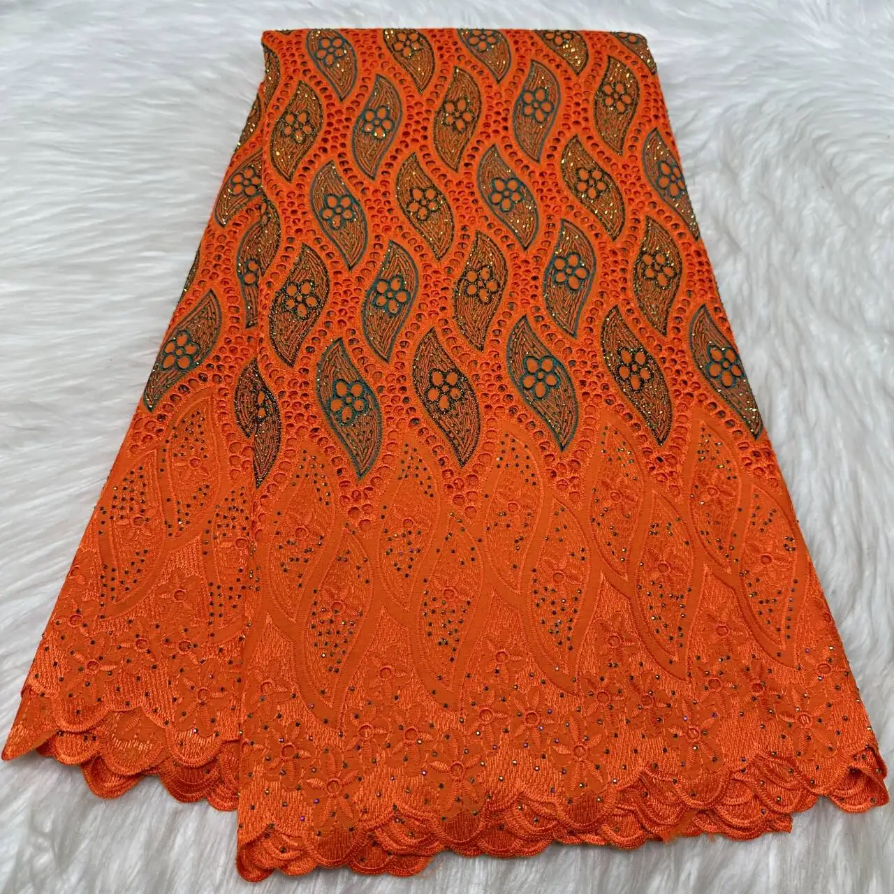 Wholesale African 100% Cotton Lace Fabric Embroidery With Stones Swiss Voile Lace Fabrics Sewing For Wedding Party Dress 31A11
Wholesale African 100% Cotton Lace Fabric Embroidery With Stones Swiss Voile Lace Fabrics Sewing For Wedding Party Dress 31A11