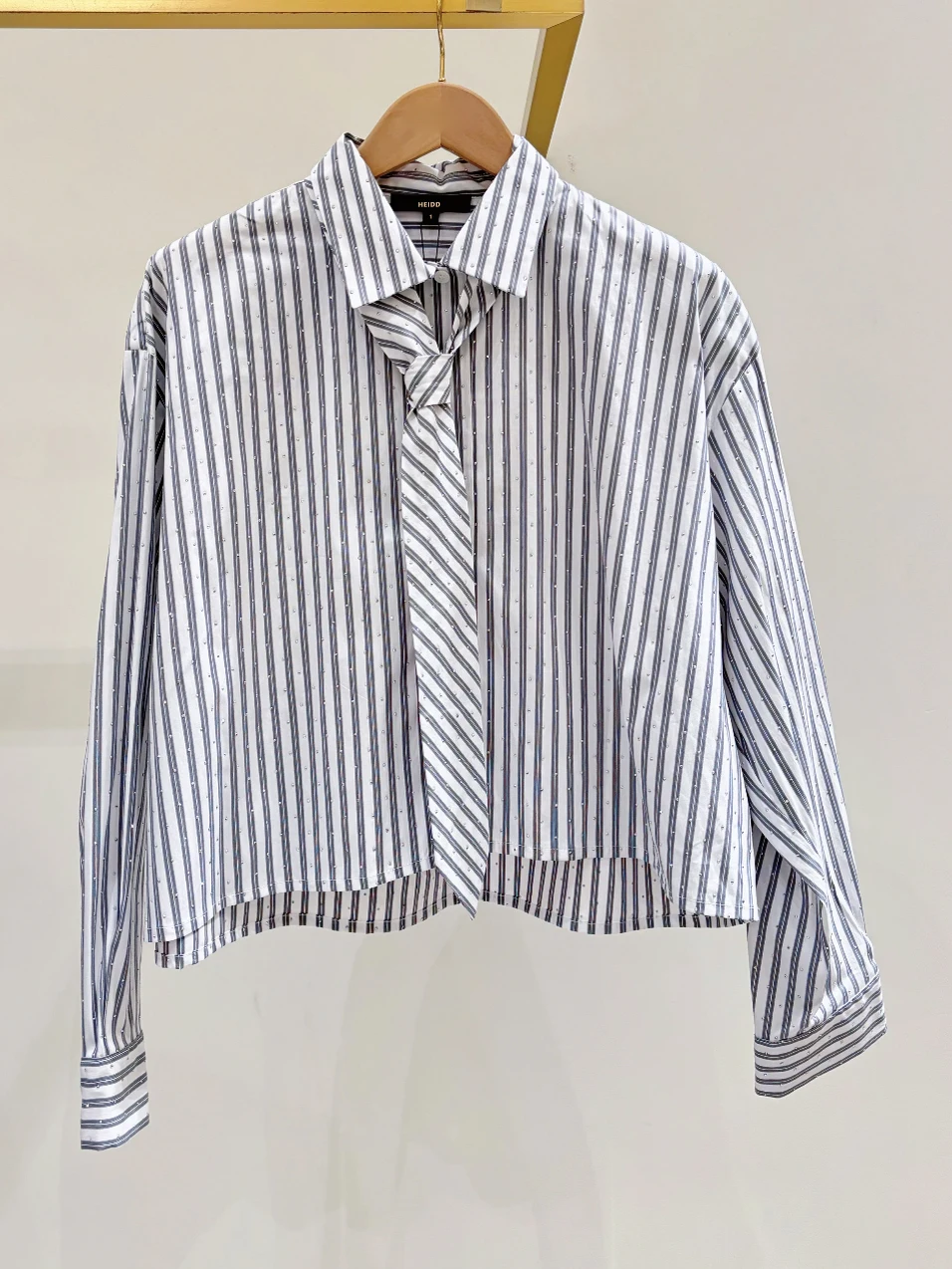Heidd M Home Early Autumn 2025 Retro Striped Tie Rhinestone Long Sleeve Shirt Top Women's Cotton Collar Buttoned Regular...
Heidd M Home Early Autumn 2025 Retro Striped Tie Rhinestone Long Sleeve Shirt Top Women's Cotton Collar Buttoned Regular...
