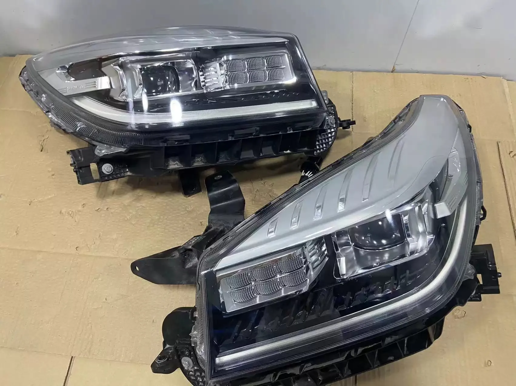 Светодиодный налобный фсветильник, налобный фонарь для Haval H9 20-22 DRL дневные ходовые огни, сигнал поворота
Светодиодный налобный фсветильник, налобный фонарь для Haval H9 20-22 DRL дневные ходовые огни, сигнал поворота