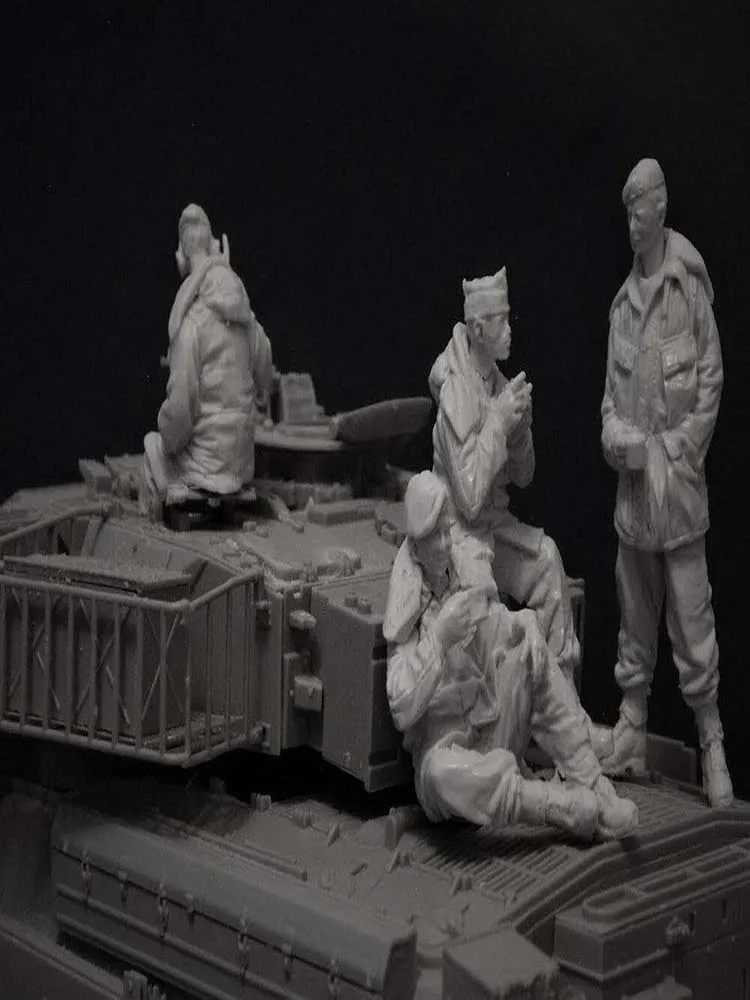 Новая несобранная 1/35 старинная экипировка включает 4 (без бака) Статуэтки из смолы
Новая несобранная 1/35 старинная экипировка включает 4 (без бака) Статуэтки из смолы