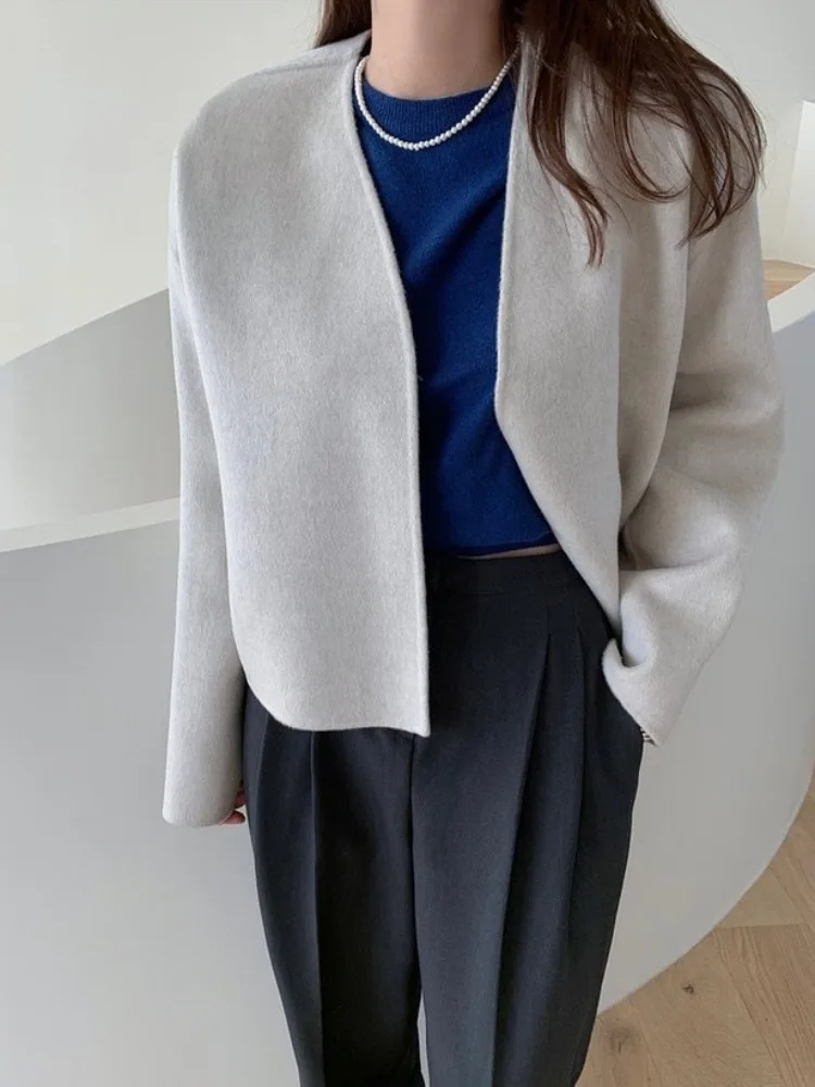 Minimalist Autumn Winter Lazy Style Pure Color Loose Long Sleeve Woolen Short Coat for Women Commute V-Neck Polyester Fiber
Minimalist Autumn Winter Lazy Style Pure Color Loose Long Sleeve Woolen Short Coat for Women Commute V-Neck Polyester Fiber