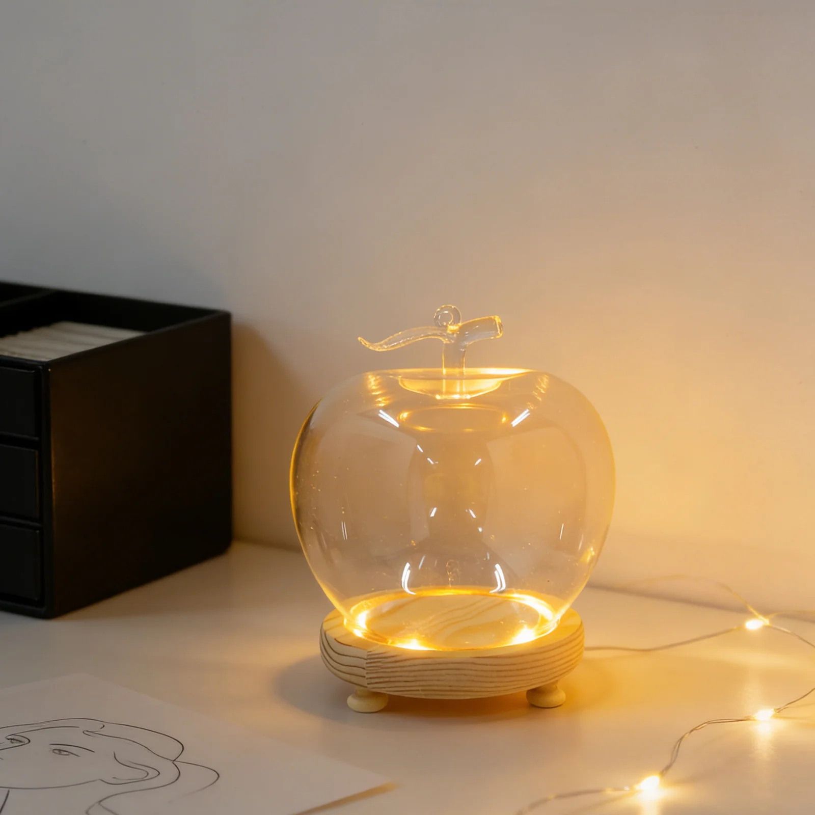 1Set Apple Shaped Glass Dome Cloche Display Large Clear Bell Jar Cover Dustproof Wood Base Tabletop Decor Christmas Home Office
1Set Apple Shaped Glass Dome Cloche Display Large Clear Bell Jar Cover Dustproof Wood Base Tabletop Decor Christmas Home Office