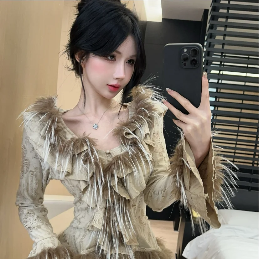 Vintage Fur Patchwork Grunge Hole Cardigan Y2k Aesthetic Ruffled Fairy Cropped Jacket Women Harajuku Slim Fit Coat 2025 Sexy
Vintage Fur Patchwork Grunge Hole Cardigan Y2k Aesthetic Ruffled Fairy Cropped Jacket Women Harajuku Slim Fit Coat 2025 Sexy