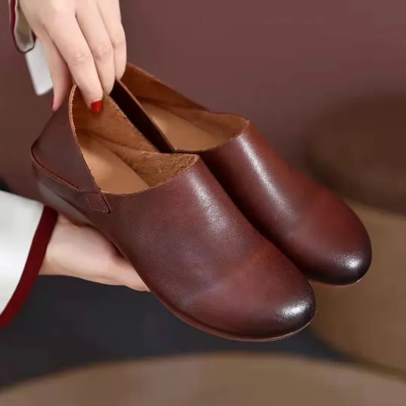 2025 New Women's Single Shoes Round Toe Casual Low Heels Concise Slip-on Loafers Ladies Retro Style Soft Comfort Casual Shoes
2025 New Women's Single Shoes Round Toe Casual Low Heels Concise Slip-on Loafers Ladies Retro Style Soft Comfort Casual Shoes