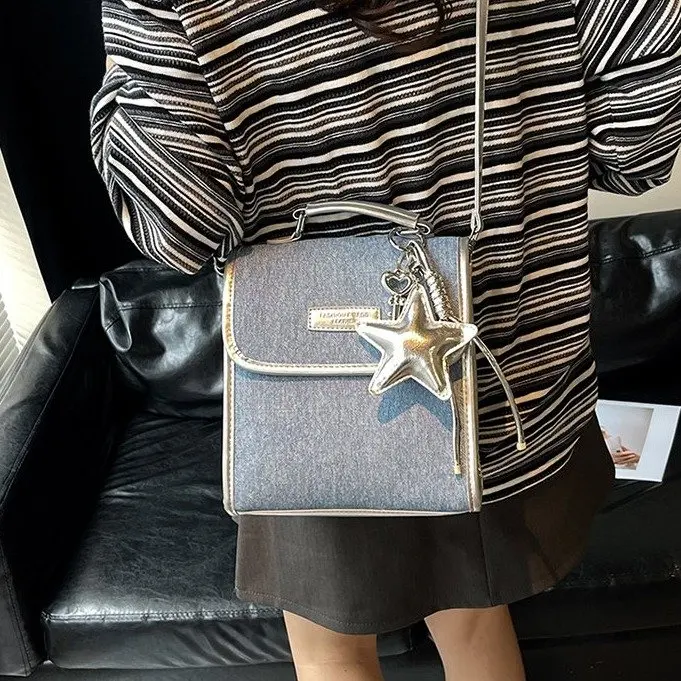 2025 Winter 682 New Small Bag Light Canvas Bag Fashion Versatile Messenger Bag Backpack Commuter Bag
2025 Winter 682 New Small Bag Light Canvas Bag Fashion Versatile Messenger Bag Backpack Commuter Bag