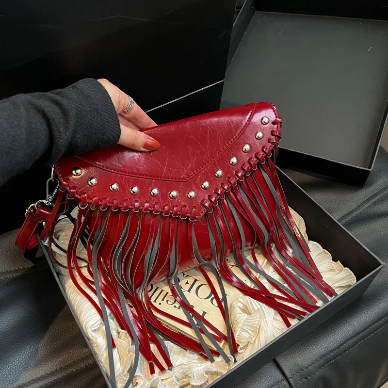 Casual Cute Retro Small Rivets PU Leather Shoulder Bags for Women 2025 Trend Tassels Handbags and Purses Females Crossbody Bags
Casual Cute Retro Small Rivets PU Leather Shoulder Bags for Women 2025 Trend Tassels Handbags and Purses Females Crossbody Bags