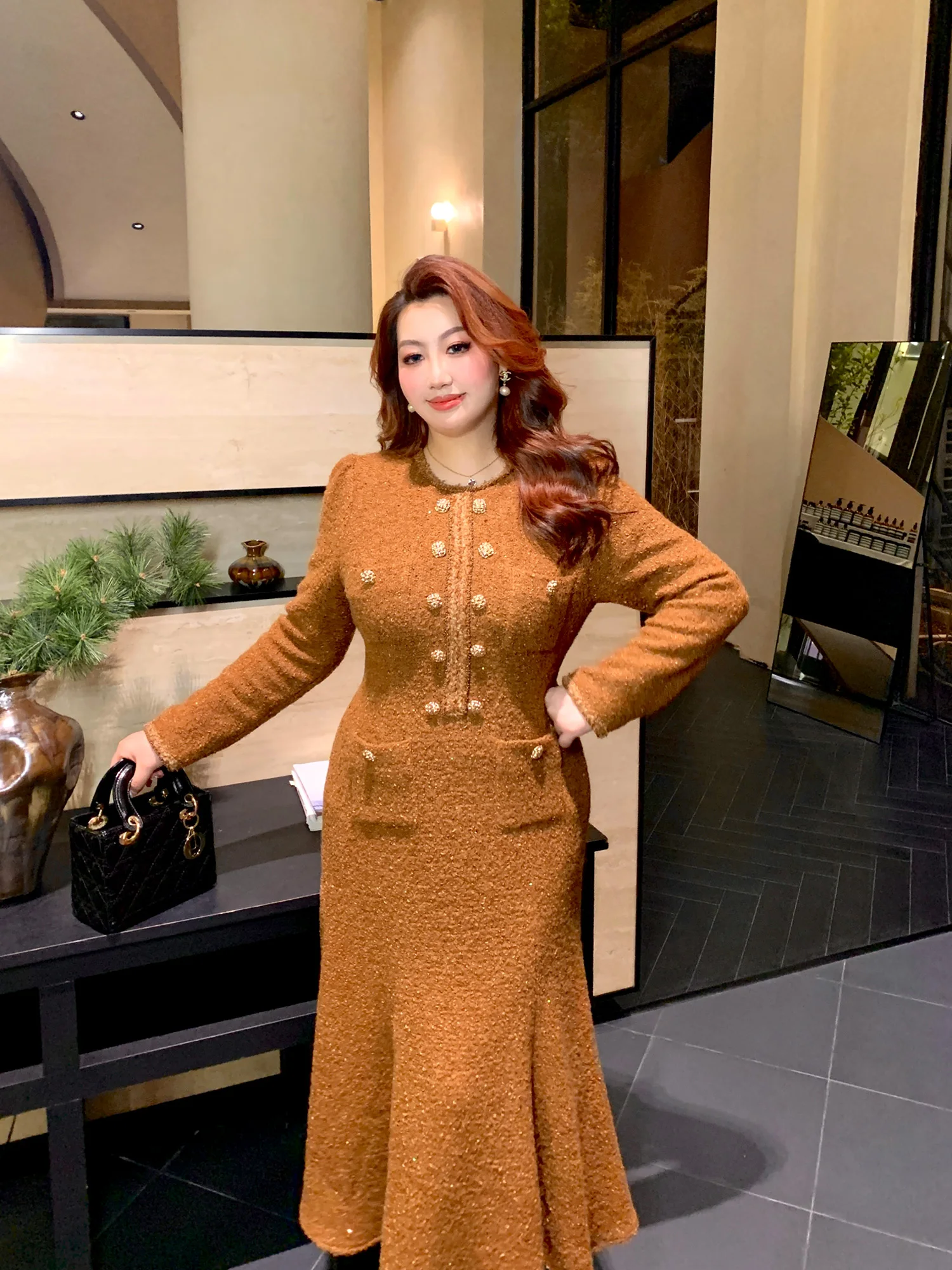 GLEC размера плюс, зимнее платье, роскошное коричневое золото, длинное платье с хвостом Ele Fi, осень-зима, полиэстеровое платье с высокой талией...
GLEC размера плюс, зимнее платье, роскошное коричневое золото, длинное платье с хвостом Ele Fi, осень-зима, полиэстеровое платье с высокой талией...