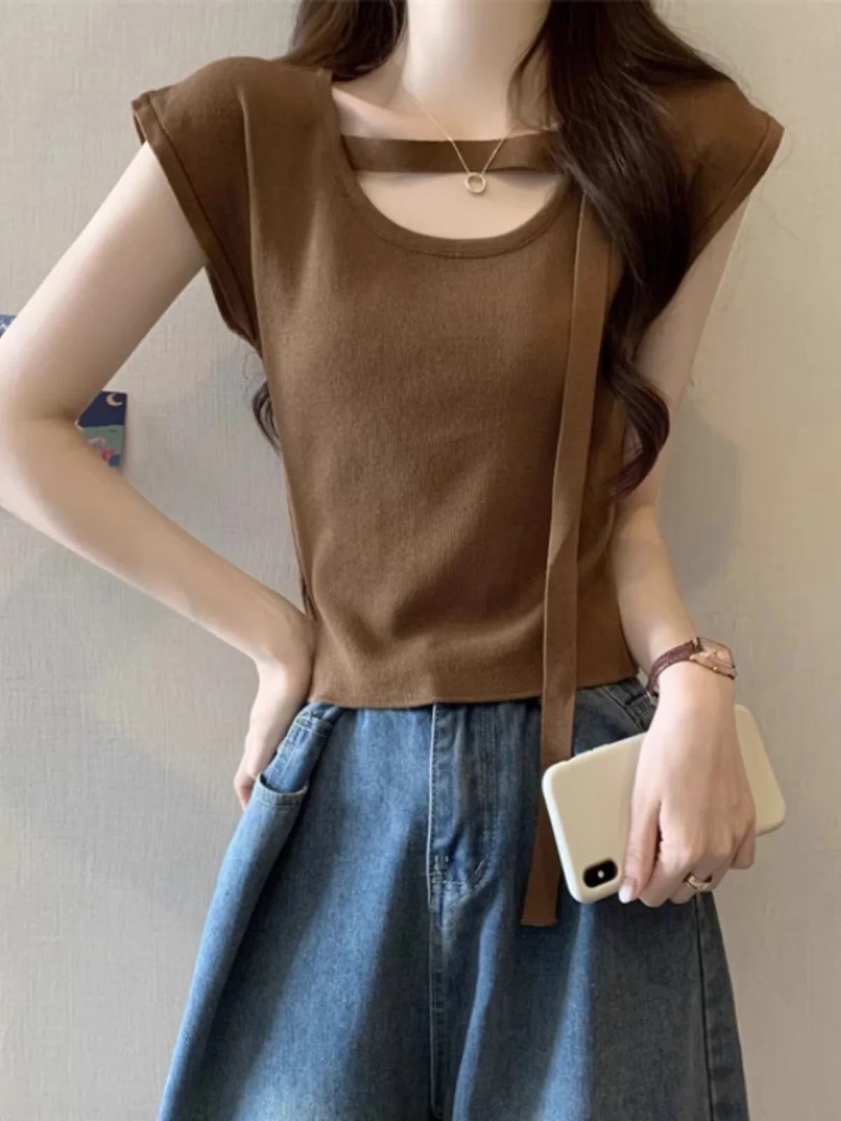Ice Silk Knitted Short Sleeve T-Shirt Women's Style Summer Design Unique Versatile round Neck Short Top Shoulder Width Regular
Ice Silk Knitted Short Sleeve T-Shirt Women's Style Summer Design Unique Versatile round Neck Short Top Shoulder Width Regular