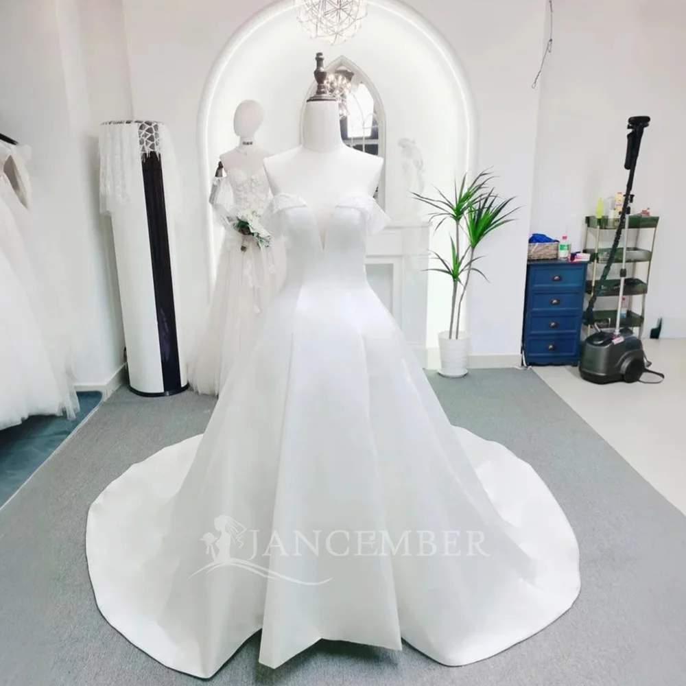 Customized Simple Sweetheart A-line Crepe Wedding Dress 2025 For Women Boheimian Backless Bridal Gown vestidos de novia boda
Customized Simple Sweetheart A-line Crepe Wedding Dress 2025 For Women Boheimian Backless Bridal Gown vestidos de novia boda